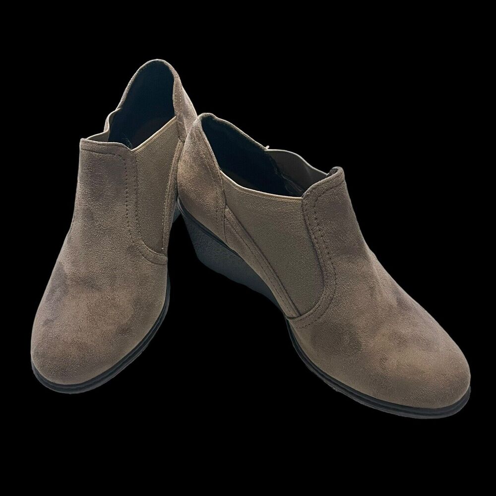 Cloudwalkers Women's Beige botties Wedge Heel SZ/10 W